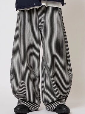 High-Rise Barrel Striped Pants - Grey & Black